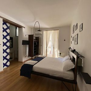 Camera con letto king size